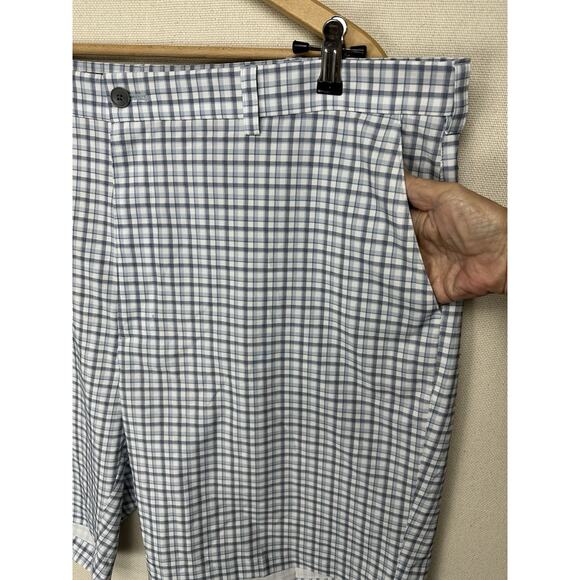 Roundtree & Yorke Performance Shorts Men’s 44B Blue White Plaid Golf Preppy - Picture 2 of 16
